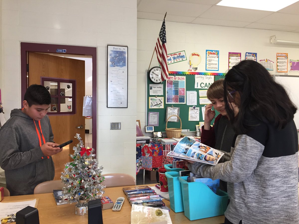 nrmsteamearth1's tweet photo. Earth Team students enjoying new "Choice Book" options purchased from NREF Grant!  Thanks, NREF #readersgonnaread #BestTeamOnEarth https://t.co/L85f0NPWz0