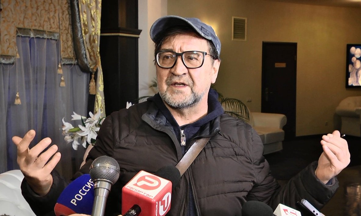 Юрий Шевчук: "Нужно верить в добро! Все стали какие-то злые... А нужно говорить о добре, о мире, о любви!"

Концерт легендарной группы ДДТ в Ульяновске завтра в 19.00 
Не пропустите!