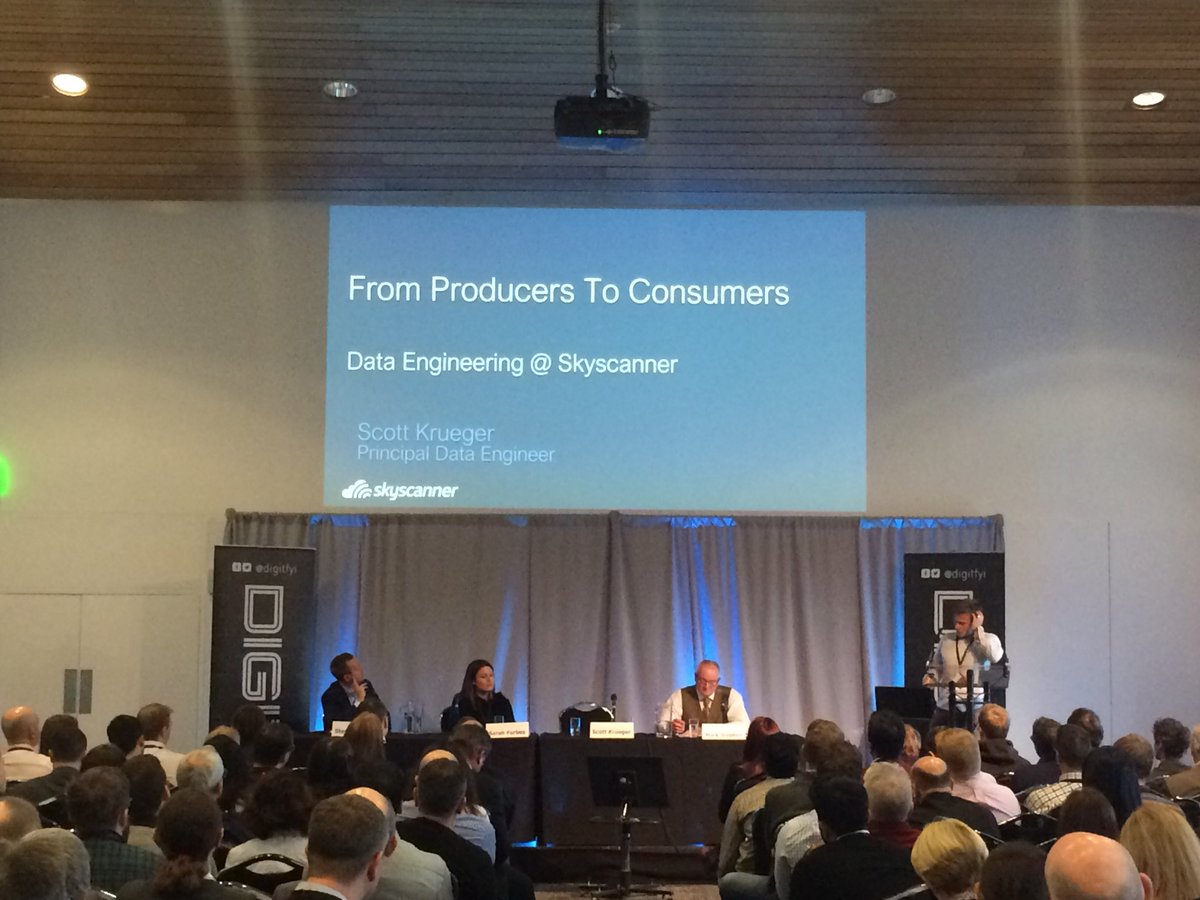 alissprogramme's tweet photo. Scott Kruger from @Skyscanner talking data analytics at #datascot https://t.co/zvzPZKw1bg