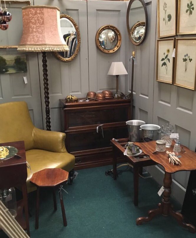 BowdenKnightWin's tweet photo. It’s been a busy December for us @mollysden #winchester New stock and a restyle today #antiques #decorativeantiques #furniture #pictures https://t.co/GhIQwax2pZ