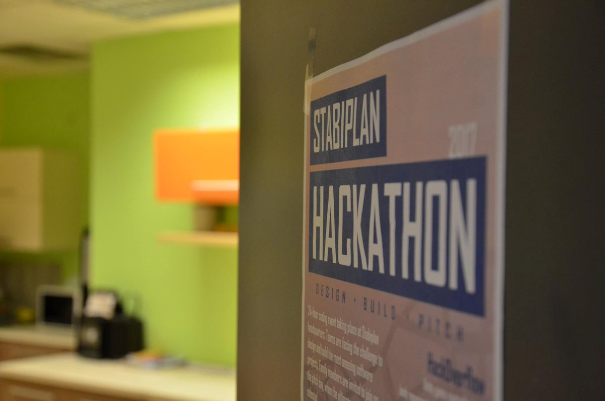 Trimble_Benelux's tweet photo. Vorige week vond de Stabiplan #Hackaton2017 plaats. In deze blog blikken we terug en lees je hoe onze collega's hebben gewerkt aan een self-supporting kentekenscan voor onze 2e parkeerplaats in #Bodegraven. Lees verder-> https://t.co/fsunSsWOF0 https://t.co/rQtutVuOaU