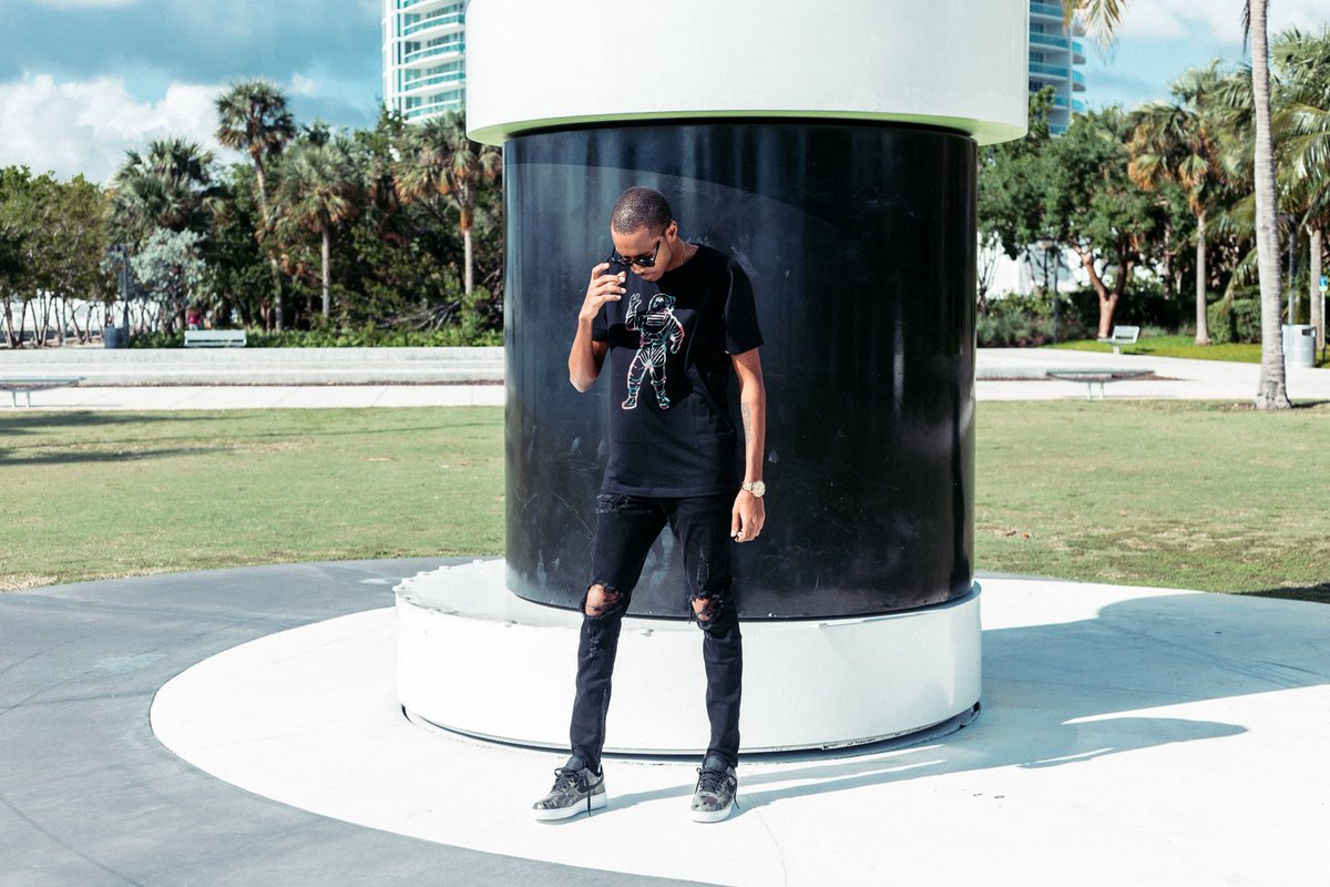 Simons_SW's tweet photo. Get fresh for #ArtBasel from head to toe at your local @simonssportswear location 📍 https://t.co/q5ATQhZF8d