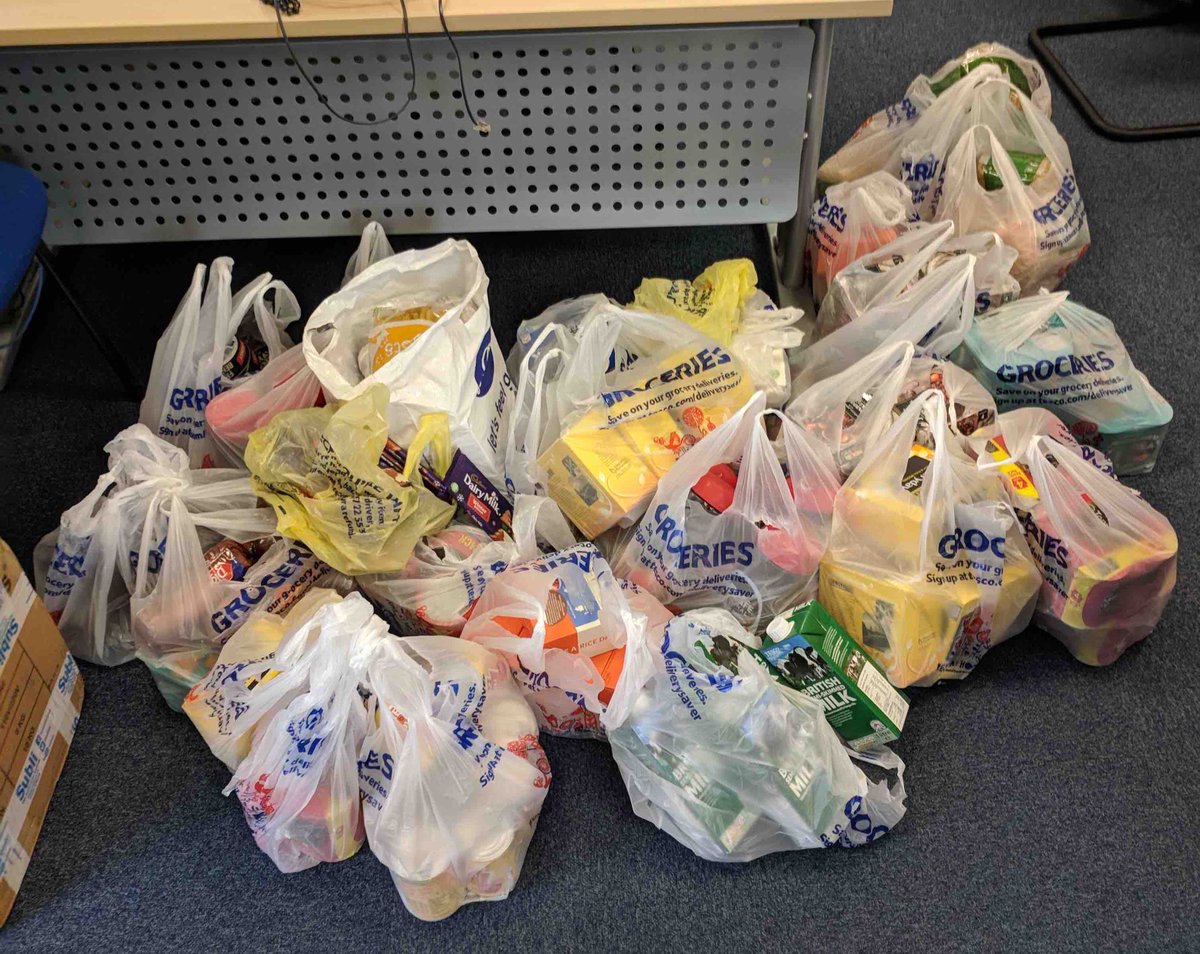 GenialGenetics's tweet image. Christmas is a time for giving #foodbank 🎄🥫