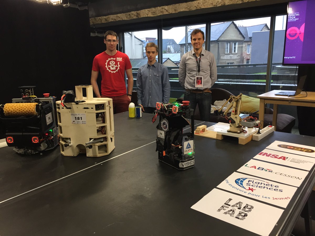 INSARennesRobot's tweet image. Le club robot INSA Rennes était à la French Tech avec l&apos;équipe Cogip dans le cadre de la Digital Tech. Merci à l&apos;organisation de nous avoir permis de faire une dernière démo avec nos robots de l&apos;an dernier ! #Démontage #NewRobots