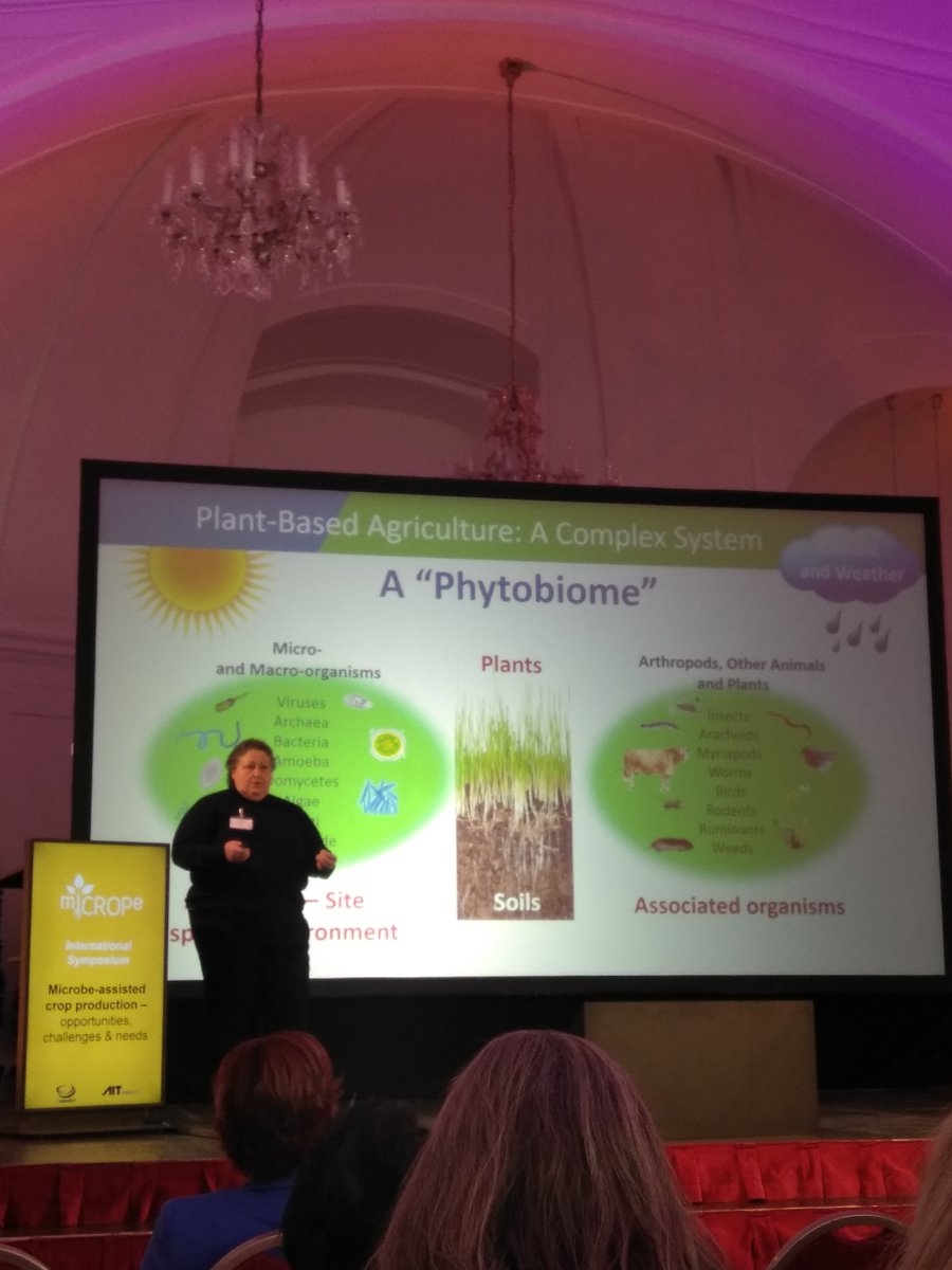 VasviChaudhry's tweet photo. #miCROPe2017 Prof. Kelly Eversole (International Phytobiome Alliance, US) talking about Next generation precision agriculture using phytobiome understanding and vision 2050 of phytobiome alliance. https://t.co/KTlxUV06n4