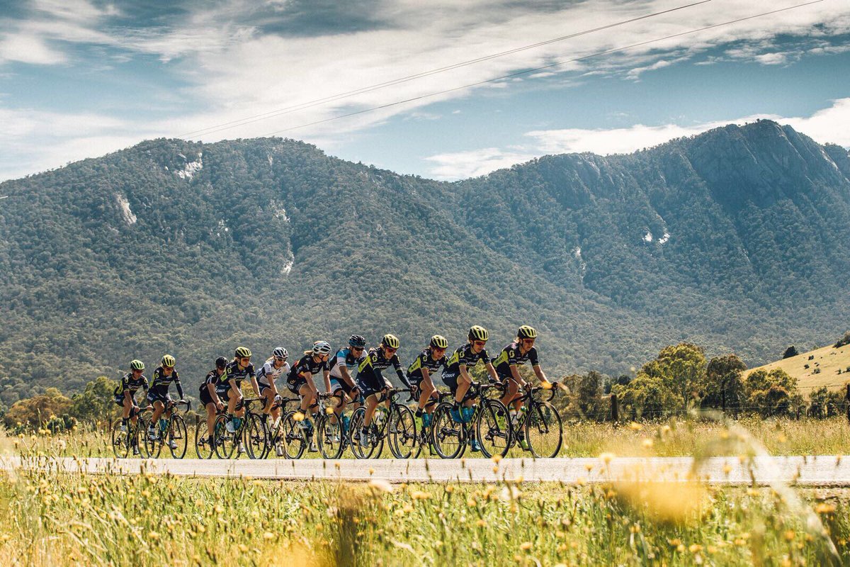 GreenEDGEteam's tweet photo. More spectacular shots from the #OricaScott women's training camp. Putting the work in for 2018 💪🏼💪🏼📷 Con Chronis https://t.co/WN12TUsz6r