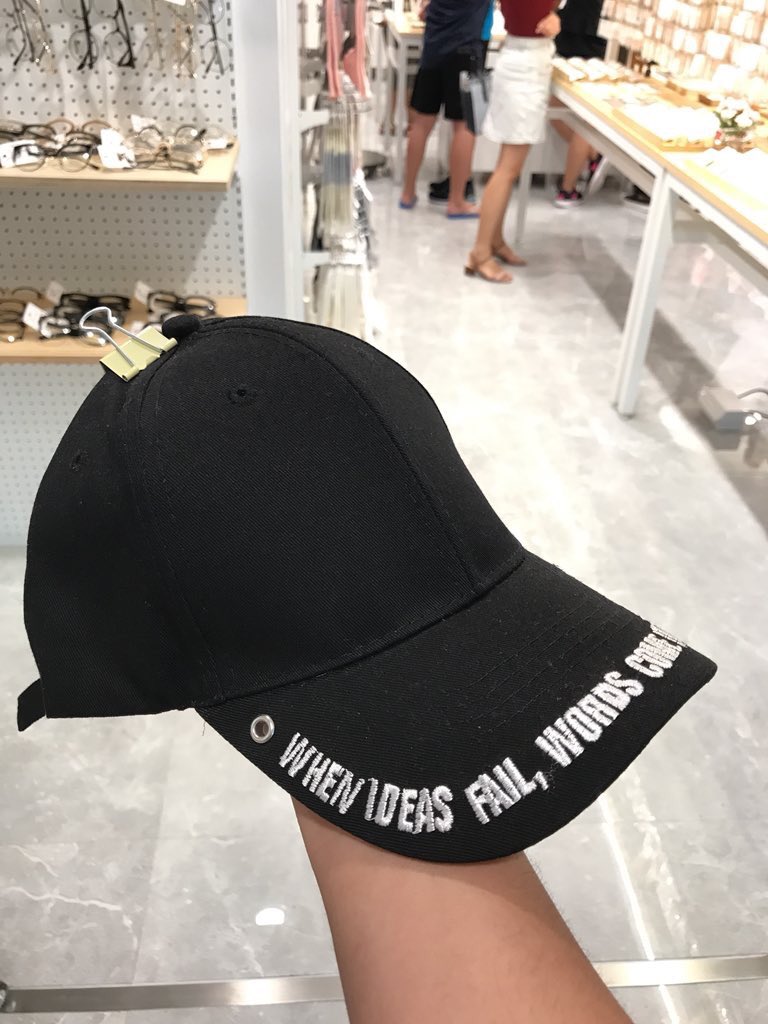 Nuestwardrobe's tweet photo. So BUgi’s cap is now SOLD OUT at plaza sing btw it is $10.90😭

Pic cr to @ambidex15 https://t.co/cy6LURDd9f