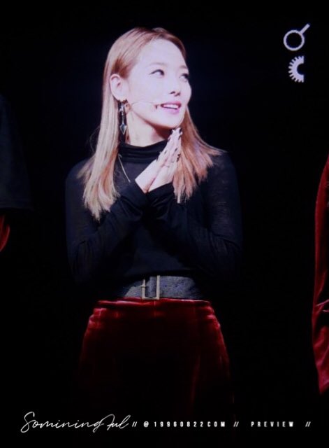 19960822com's tweet photo. 171207 MEET&amp;GREET X #KARD preview

#카드 #밋앤그릿 #소민 #전소민 #SOMIN
@KARD_Official @Real_Hiddenee https://t.co/X7h9M70FqC