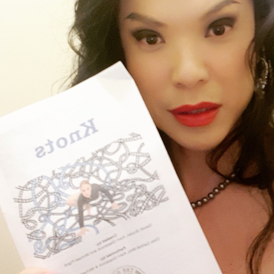 SuzyWrong's tweet photo. It's #openingnight at #Old505 #Newtown for KNOTS #sydney #theatre #blogger #art #artblog #artblogger https://t.co/rCaXNHnvGJ