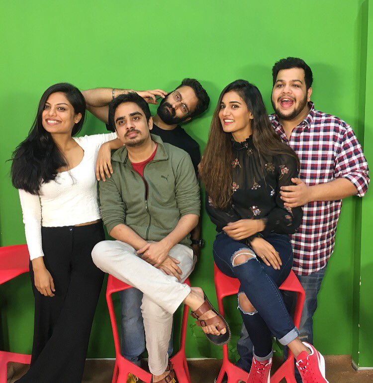 thisIsMukti's tweet photo. @TheViralFever #Tvfinmates 

Click here to see us LIVE 

https://t.co/7jLpNm6D22 https://t.co/wo2XJHoaJI