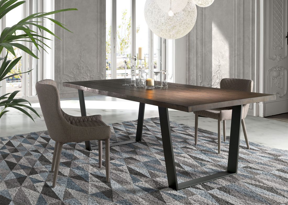 Ahora que vienen las fiestas y las reuniones familiares.. 
¿Qué os parece esta mesa para reunirnos alrededor de ella toda la familia? 
#Mesa #Salón #Diseño #Navidad