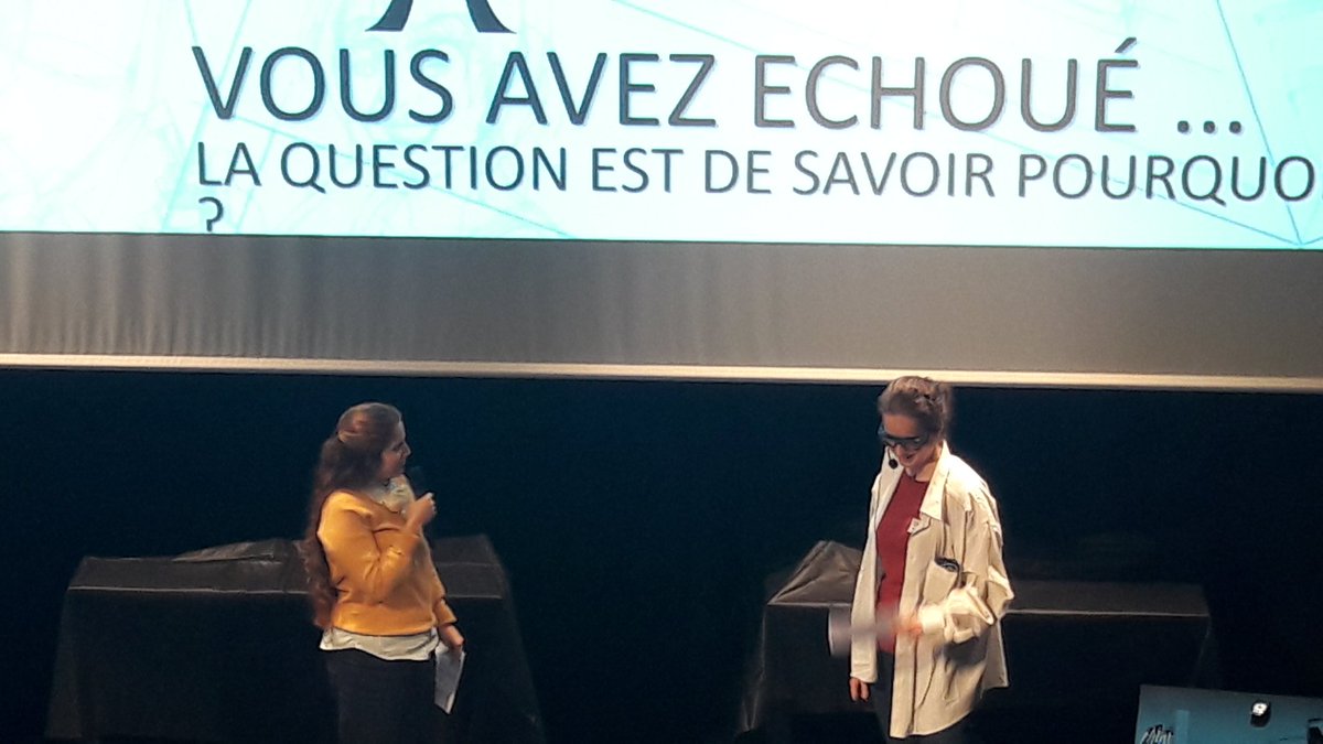vncntrgr's tweet photo. @CogInnov présentent leur escape game sur les sciences cognitives : le Curious Game #SEG2017 https://t.co/RapXvvvTja