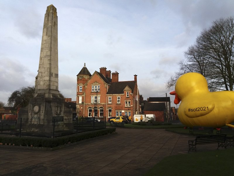 alanjgerrard's tweet photo. As the result of #UKCityofCulture2021 @OneShow approaches #TimBeak @sot2021 #sot2021 comes to #Fenton's Albert Square (not #EastEnders) @TheartbayG home to fantastic local artists & Fenton Town Hall & its magnificent @MintonArchive WW1 war memorial @SoTCityCouncil @EmmaMayBailey https://t.co/RY42CfvJ33