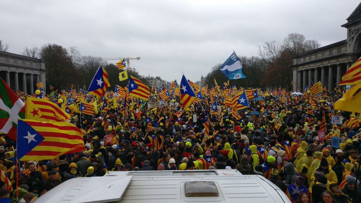La envidia no tiene fronteras...
ESTO ES BRUSELAS!
We are the Catalan people ✊
#OmplimBrussel·les 
#WakeUpEurope