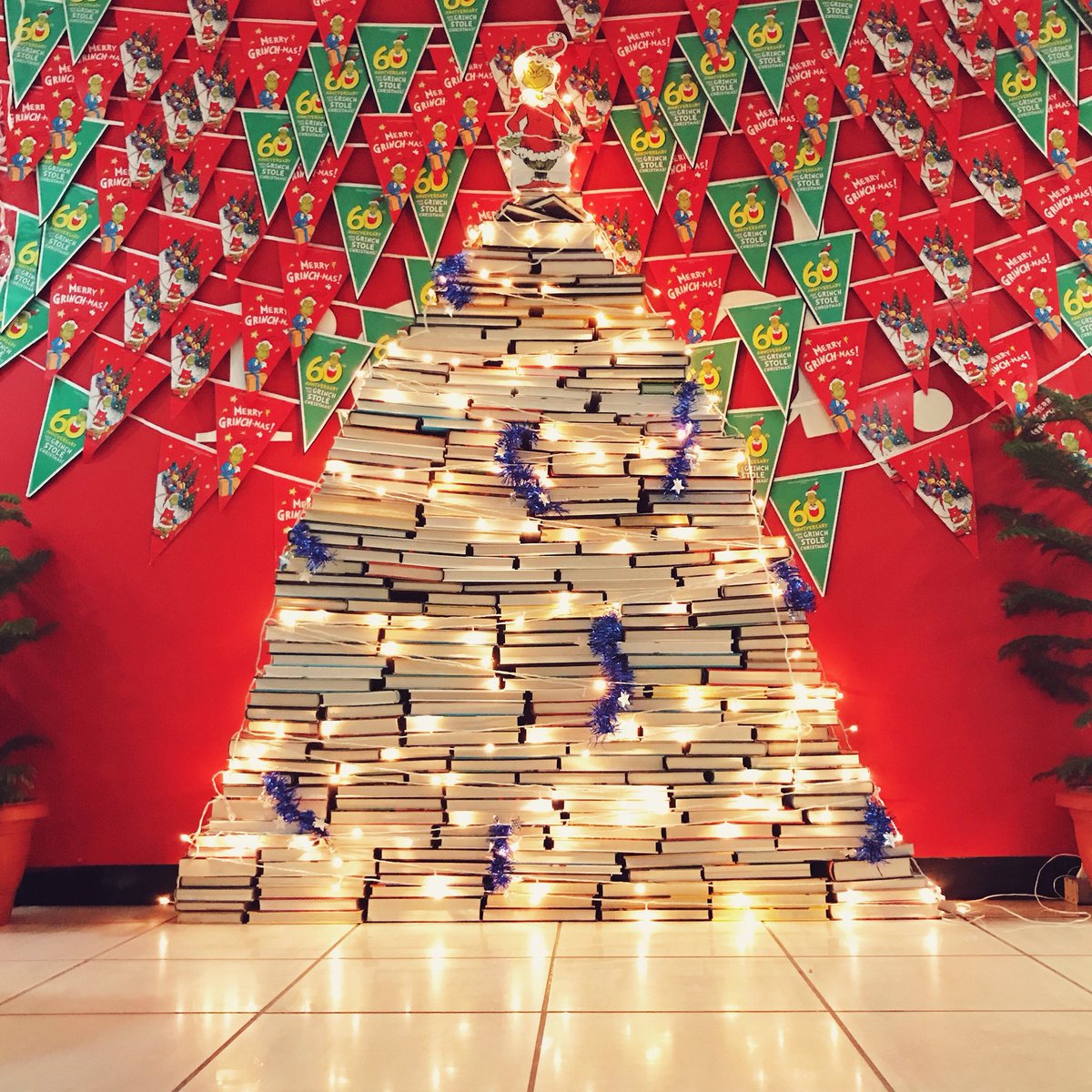 HarperCollinsIN's tweet photo. He puzzled and puzzled till his puzzler was sore. 
Then the Grinch thought of something he hadn’t before. Maybe Christmas, he thought .... doesn’t come from a store. 
Maybe Christmas, perhaps ... means a little bit more! 

🎄❤️🎁🎉❄️☃️📚🎄 #HarperCollinsBookSanta #Grinchmas https://t.co/4zFCCYf5iG