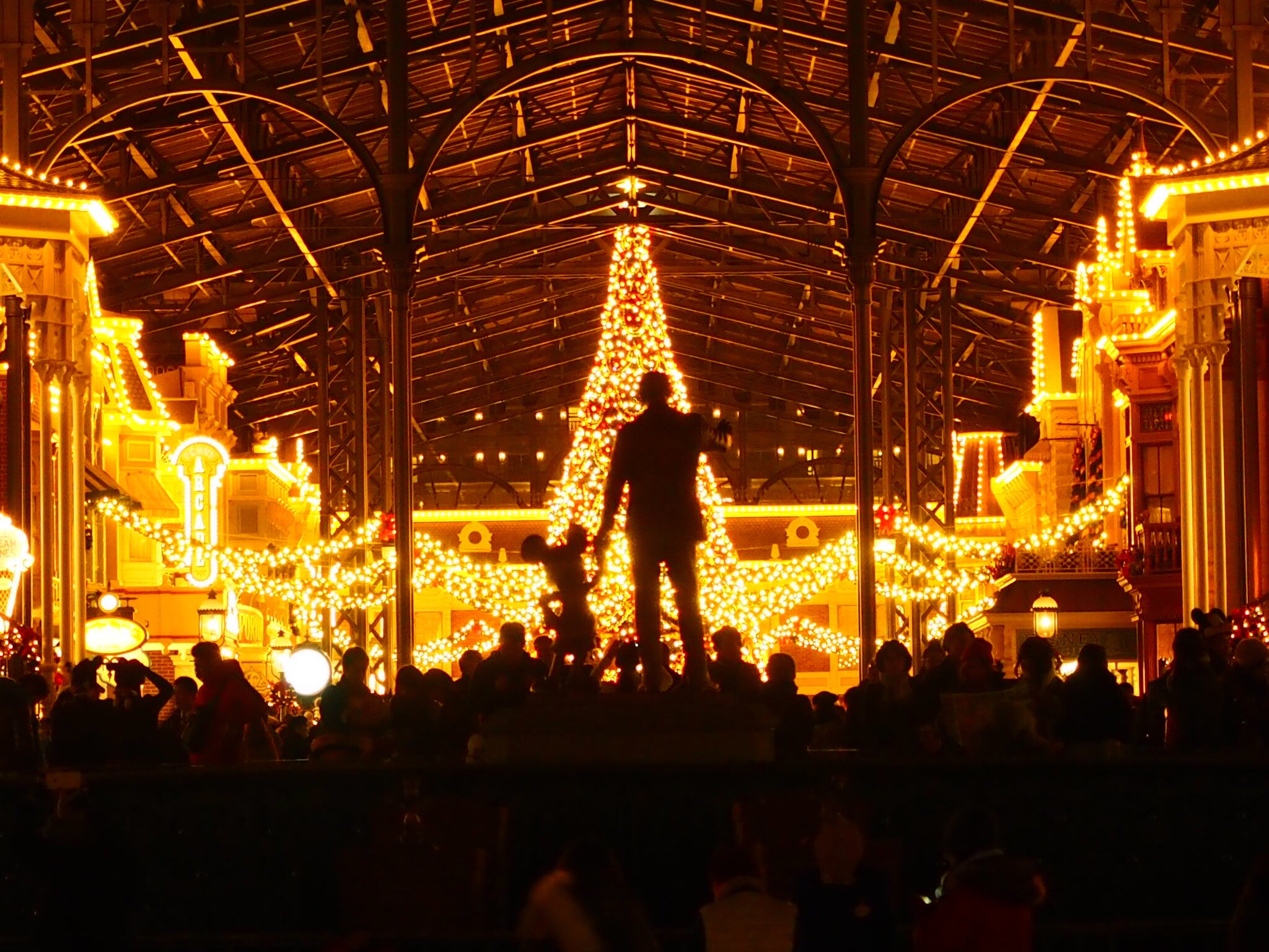ドナやん Twitterissa また来ます W なんだかんだクリスマスもう少しだよね ੨੨ ディズニー ディズニーランド ディズニークリスマス ディズニー写真部 ディズニー好きな人と繋がりたい ディズニー夜景 T Co Urulbzfzud Twitter