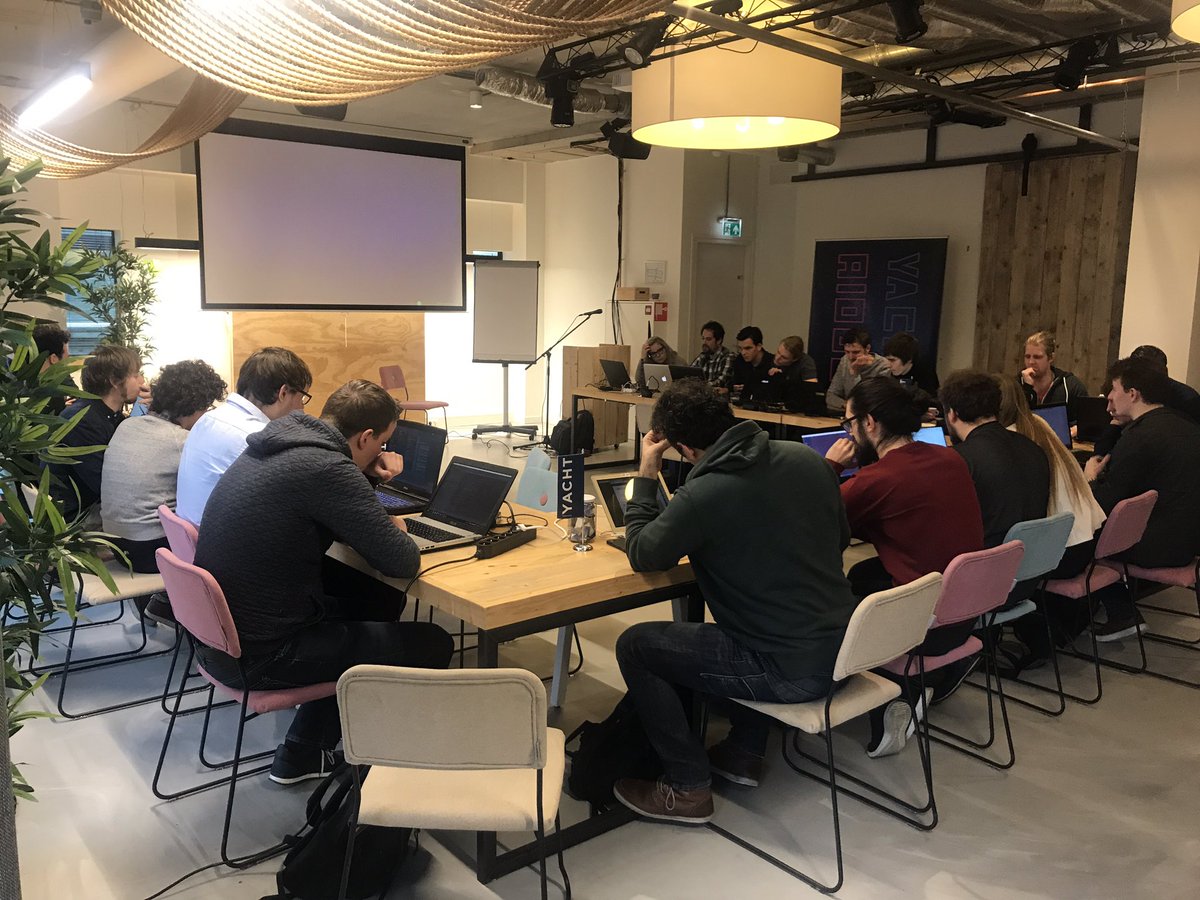 Michelle_Pronk's tweet image. Hackathon met #MostDev @YachtNL &amp;amp; @Riddles.io #codecodecode