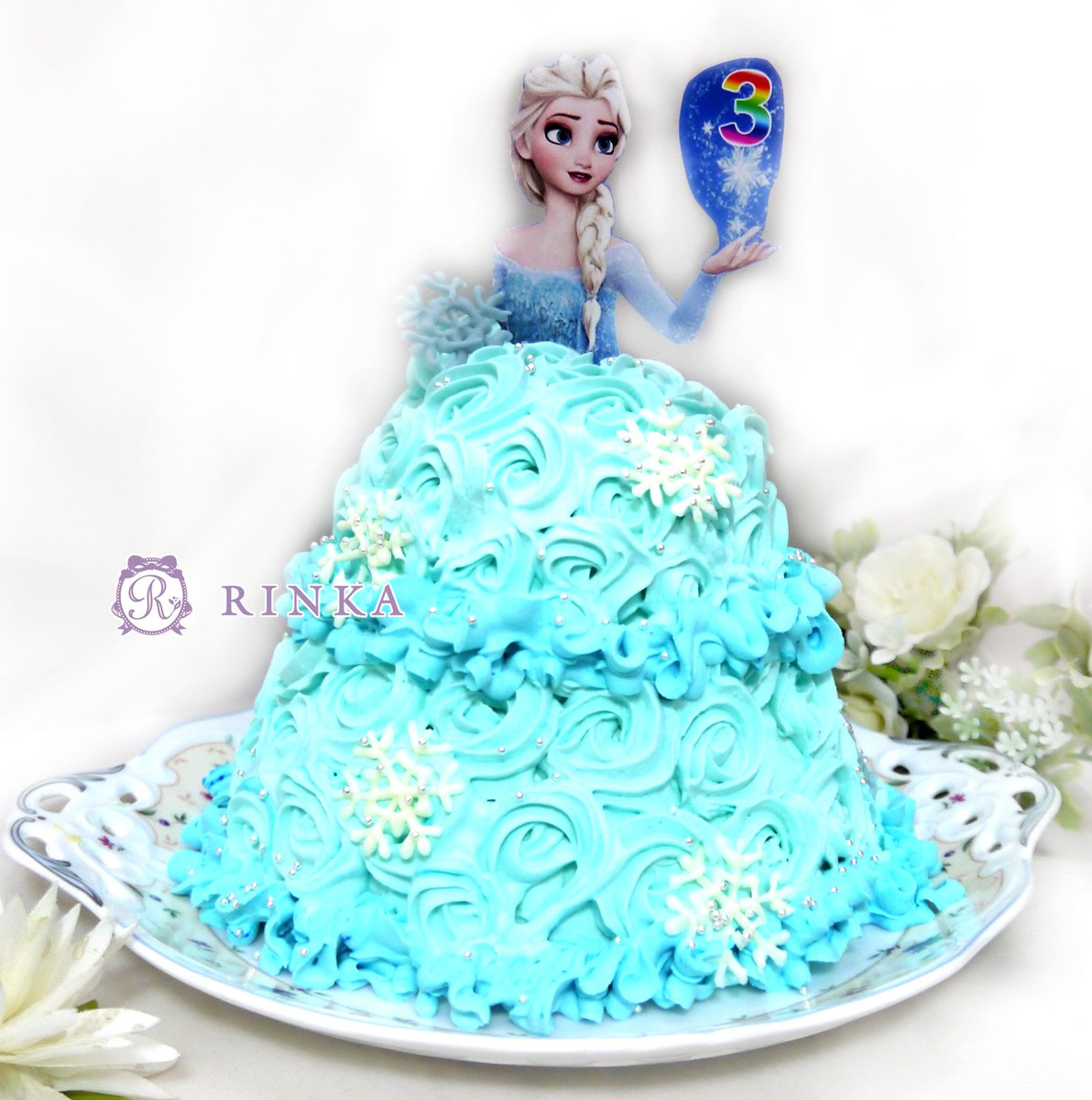 Rinka アナ雪大好きな娘の誕生日に エルサのドレスケーキ作りました アナ雪 ディズニープリンセス エルサ ドレス ケーキ ドームケーキ キャラケーキ 誕生日ケーキ