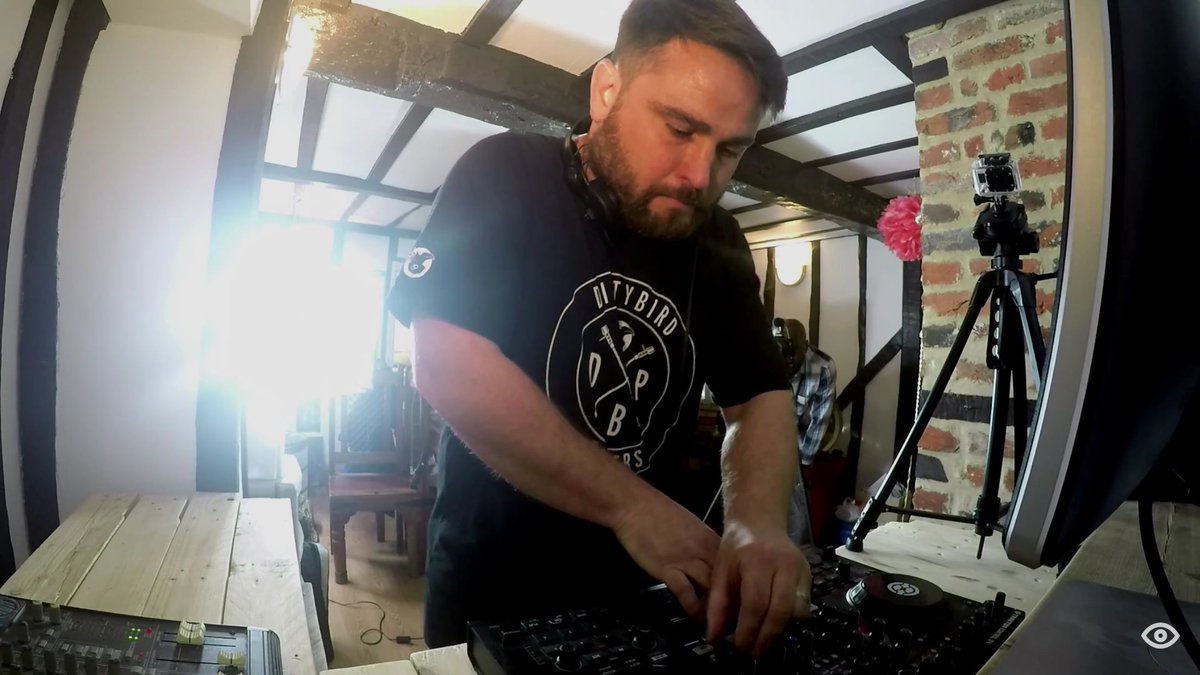 2Shoes1Beat Live Mix &amp; Interview on The Spinners Lounge - fracturerecordings.co.uk/blog/2shoes1be… #BlogPost