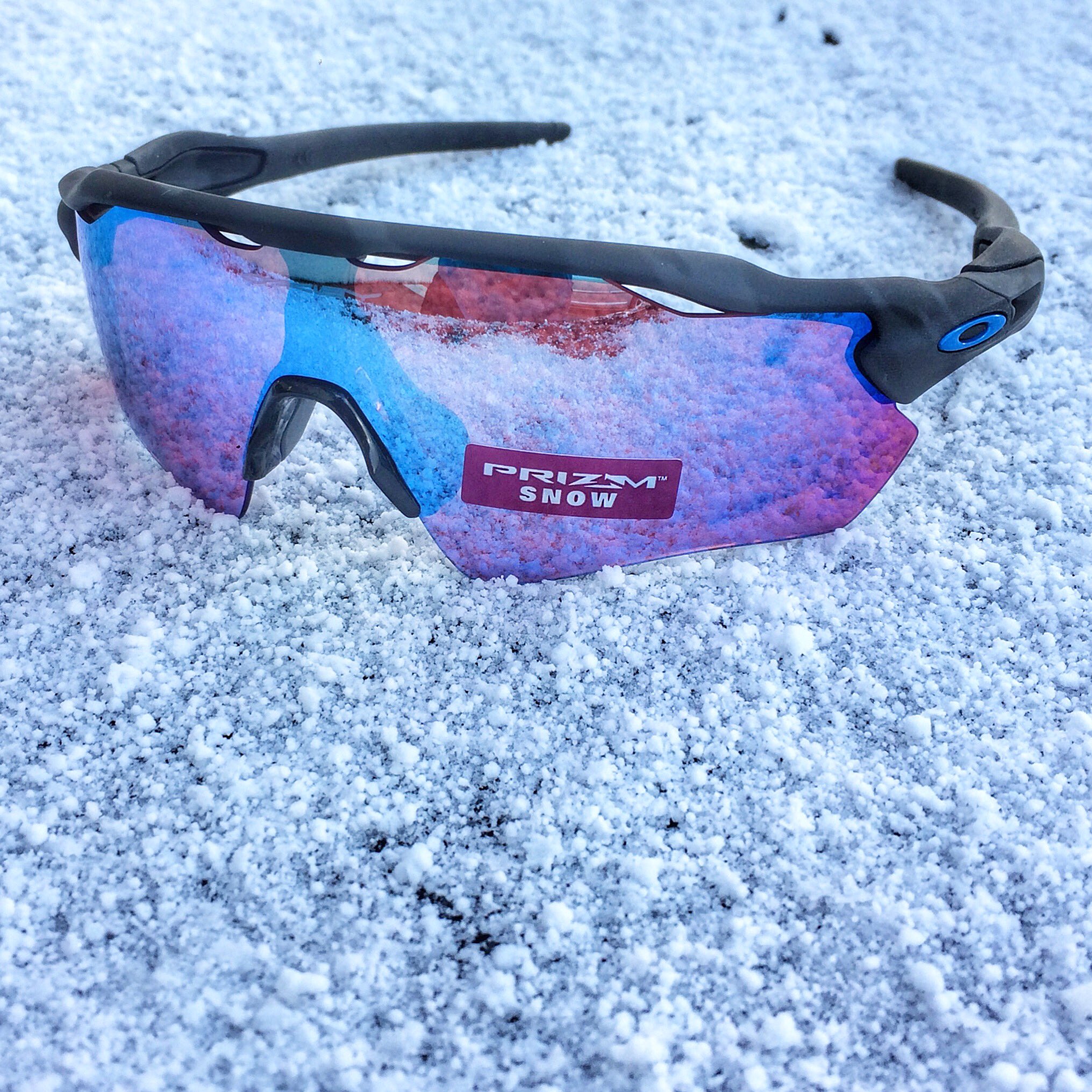 OUTDOOR EVASION on Twitter "Radar Ev Camo Prizm Snow oakleycustom 