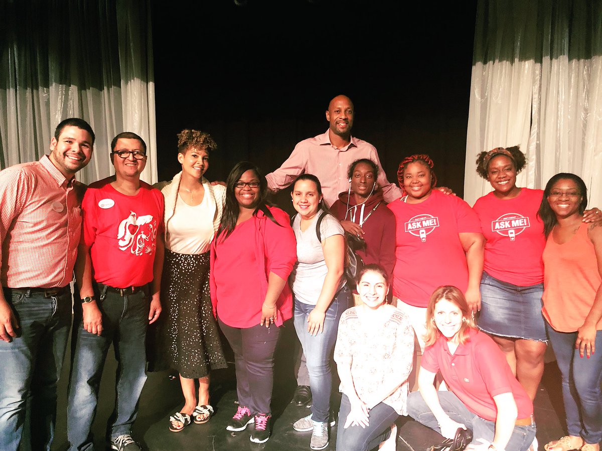 Great night volunteering for the Alonzo Mourning foundation 😃👍 with the best team of retail🎯 #target#T1074#Aventura#worksomewhereyou❤️#supportingthecommunity <a href="/Maritza1004/">Maritza</a> <a href="/MoRamadan/">Mo</a>