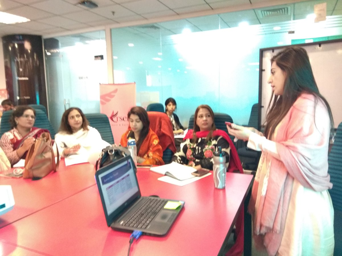 herselfpk's tweet photo. Today our trainees are learning how to make sustainable business plans and what factors to keep in mind before officially launching a business in an activity based training by @wardaaaltaf https://t.co/rQlJJY47ub