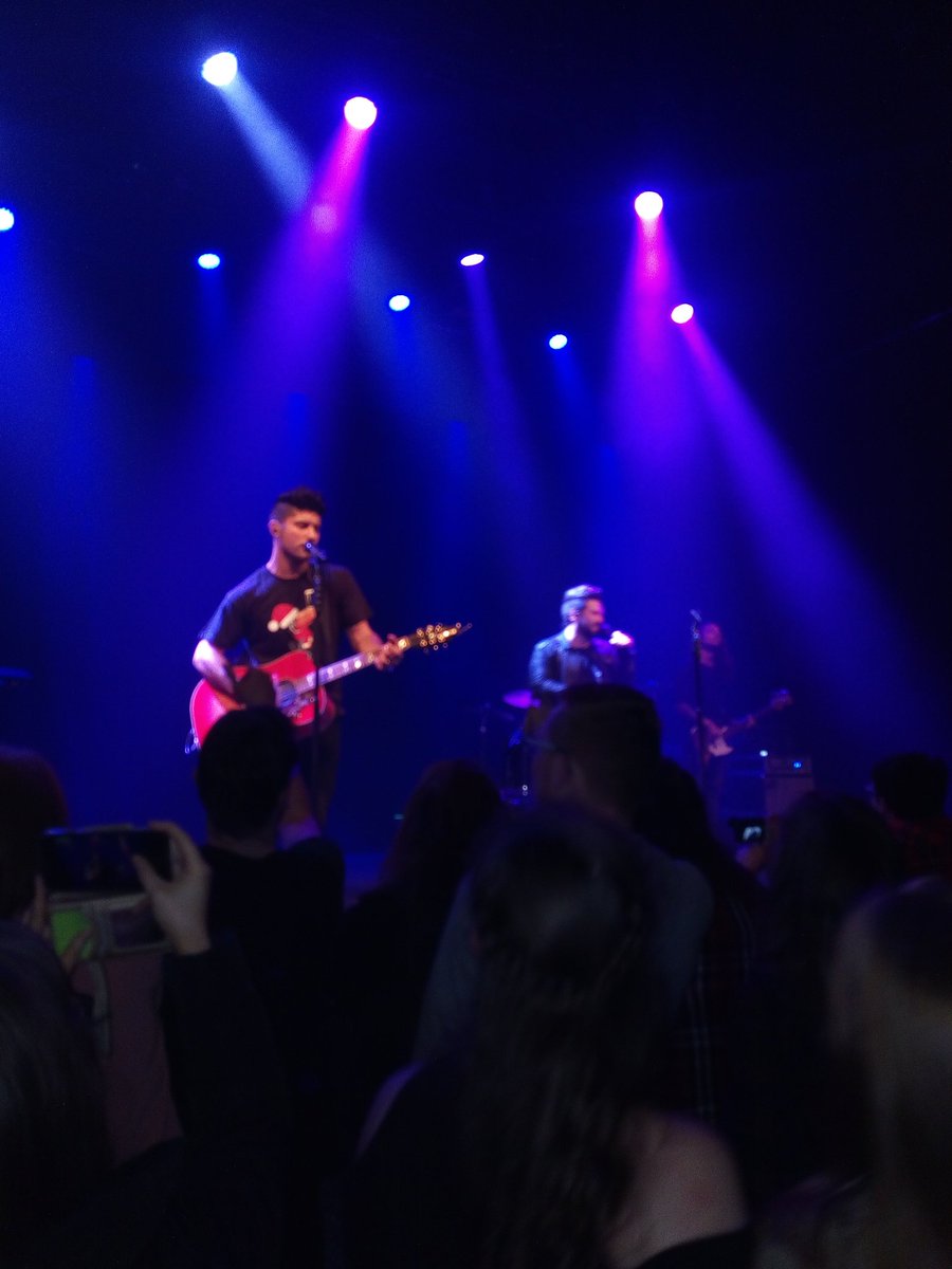 MorganWagon's tweet photo. Absolute brilliant gig last nite in  Dublin @DanAndShay https://t.co/CjY9UkCMsj