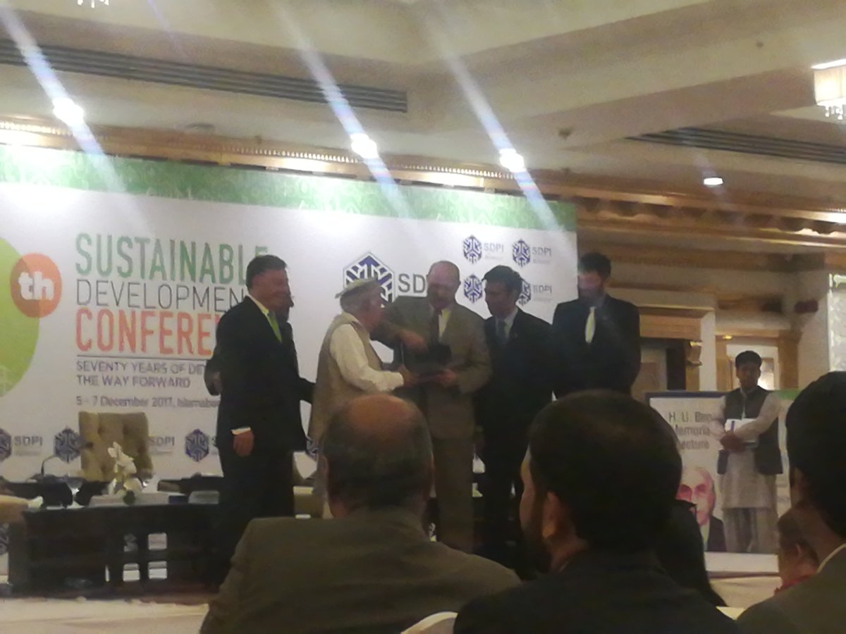 Fatima Khan tweet media