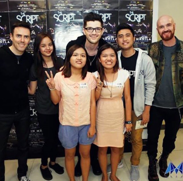 nervs12's tweet photo. @thescript #FreedomChildTour #WhenIMetTheScript #TheScriptFamily Met them on April 17,2015 together with my twin @milli96!๐Not really hopeful about winning M&G contest that time since I have no luck with it but thankfully I did!โค๏ธGoing to see them this April again! Love you lads!๐๐๐ https://t.co/KAWcr0GFXt