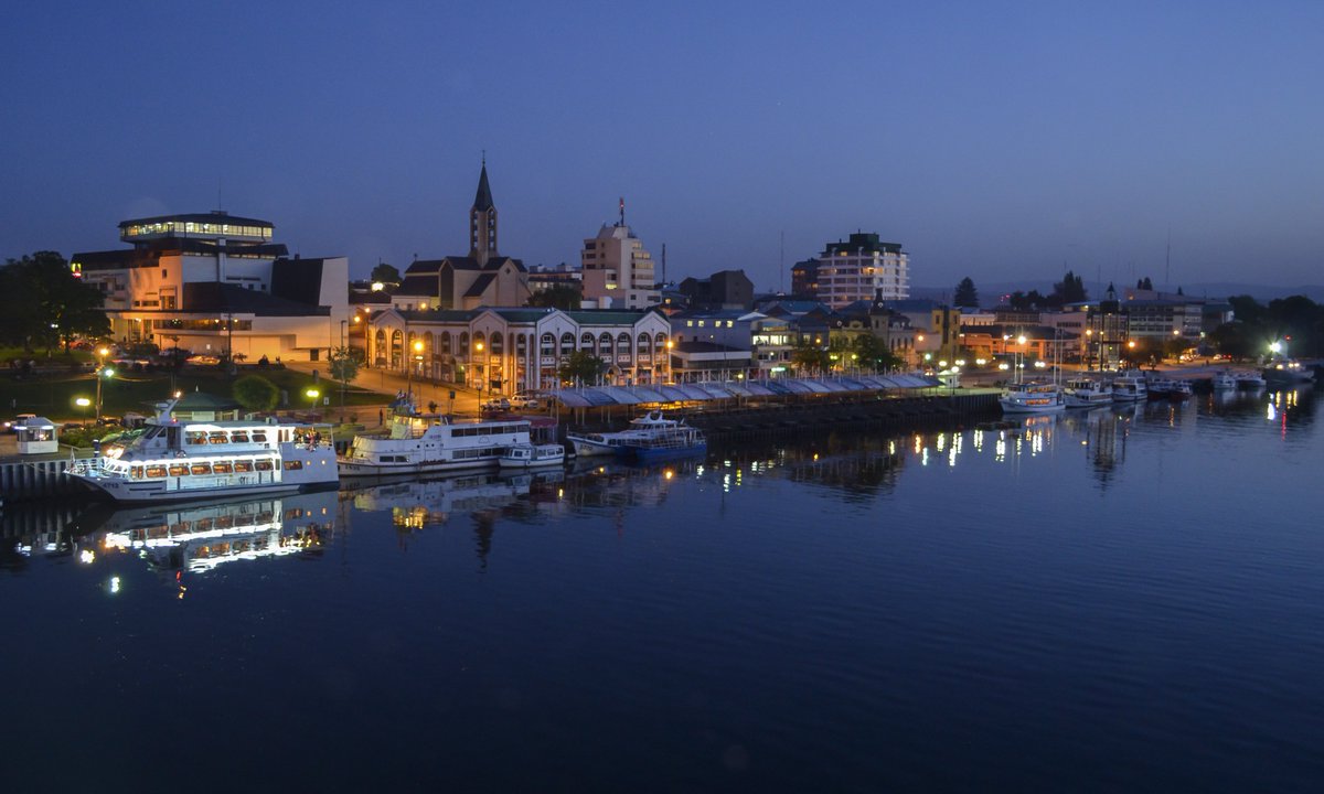 #ValdiviaCL encanta!.
#Nocturnas #LosRios
Mas fotos en : flickr.com/photos/hugotol… 
<a href="/valdiviaturismo/">Turismo Valdivia CTV</a> <a href="/turichile/">turichile</a> <a href="/TurismoLosRios/">Turismo Los Ríos</a> <a href="/AChilepoh/">AChilepoh</a>