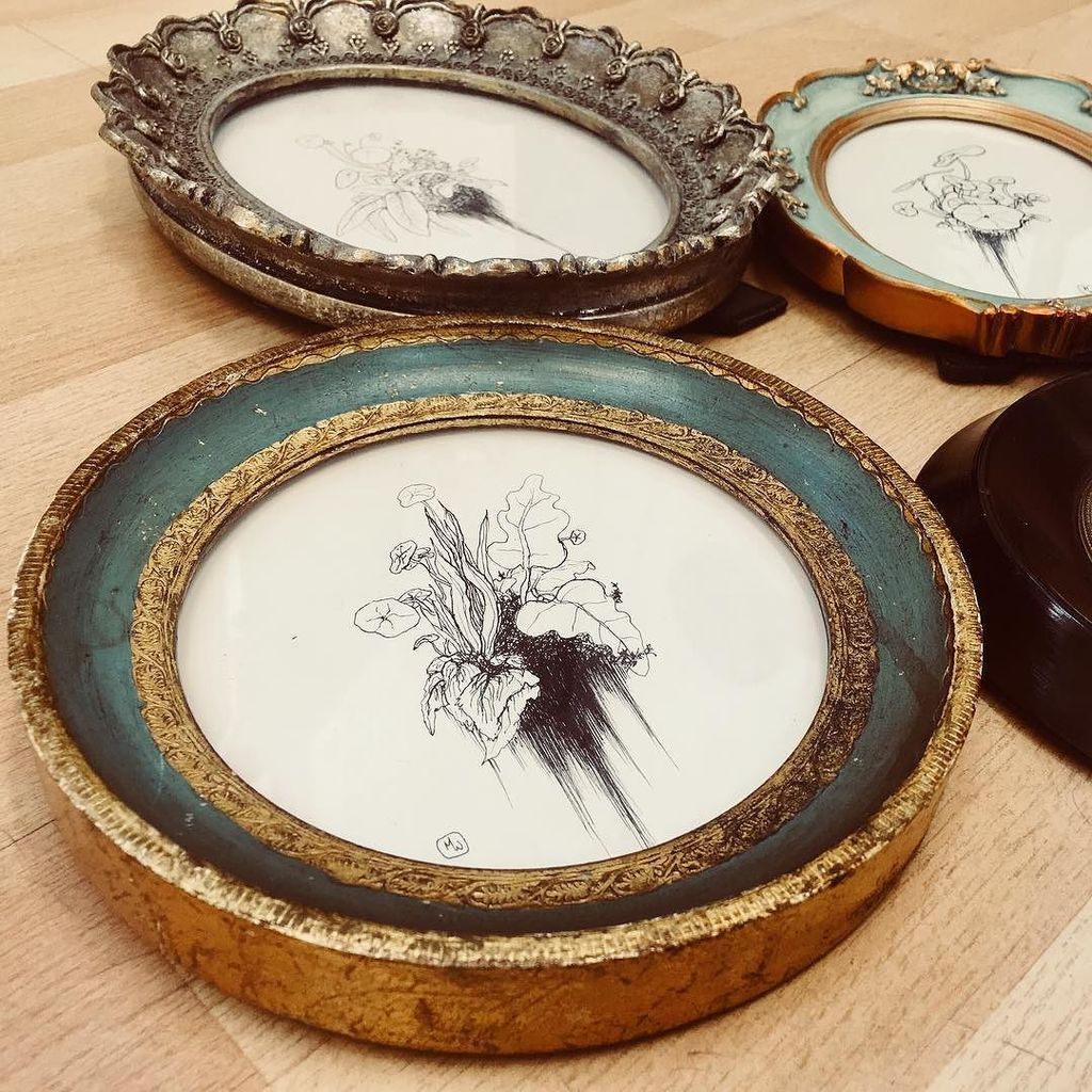 marienoellewurm's tweet image. Tiny frames with tiny gardens, all ready to be hung up at the new best place in town @bonobomontpellier. The vernissage is tomorrow (Friday) from 6 to 8:30 pm! 🙂
.
.
.
.
#tinyframes #tinyart #smallframes #art #illustration #drawing #penandink #penand… ift.tt/2zZy2LF