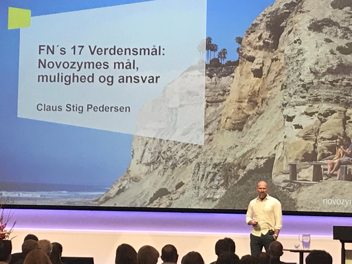 IDAforLedere's tweet photo. FNs verdensmål = #Novozymes mål. De ændrer verden sammen med kunderne. Kunderne elsker det, omverden elsker det - og så kan man tjene på det! @BioBiz_Claus #GlobalGoals #LedelseDerStyrker https://t.co/UVEFtOekip