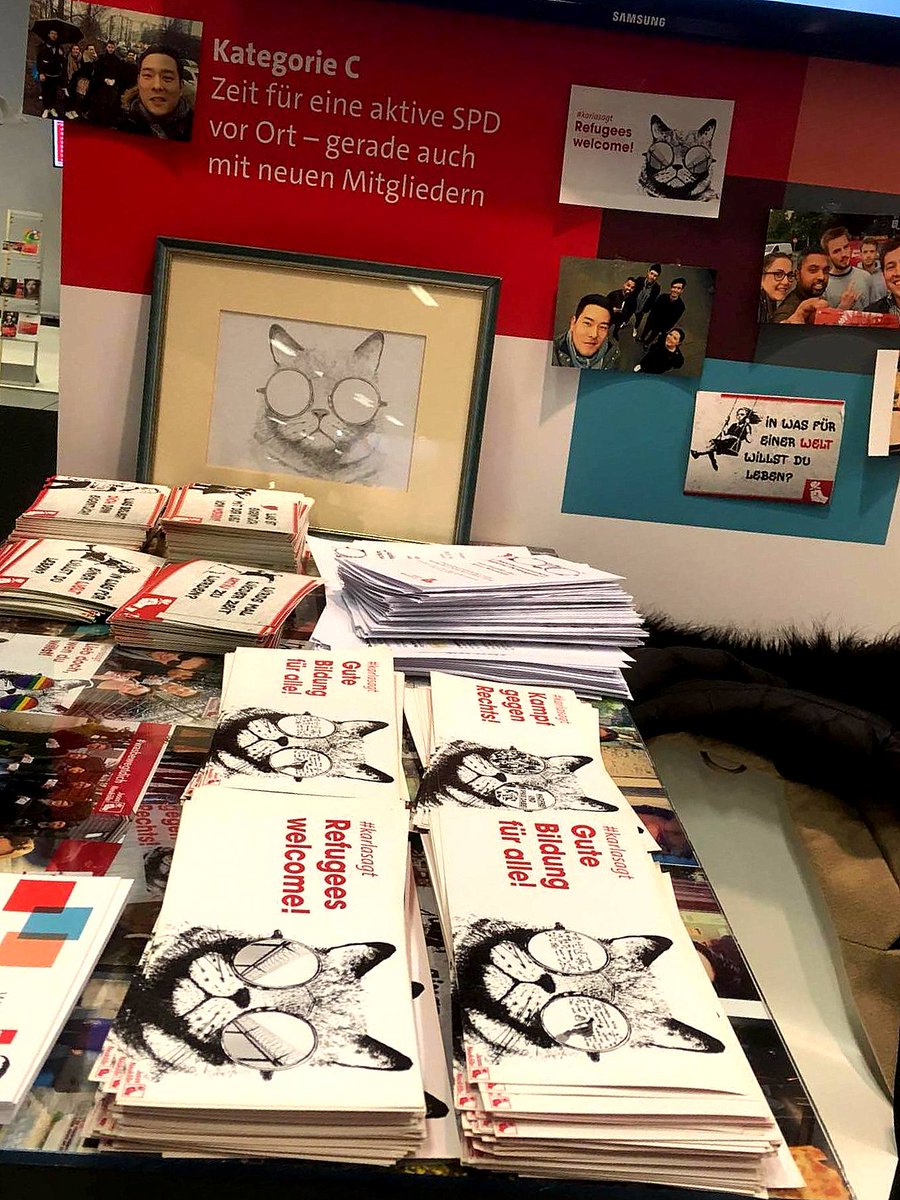 #karlasagt: Besucht uns am Stand C10!
Wir und Karla freuen uns auf Euch und eure Stimme für unsere Kampagne beim Wilhelm-Dröscher-Preis. #SPDBPT17