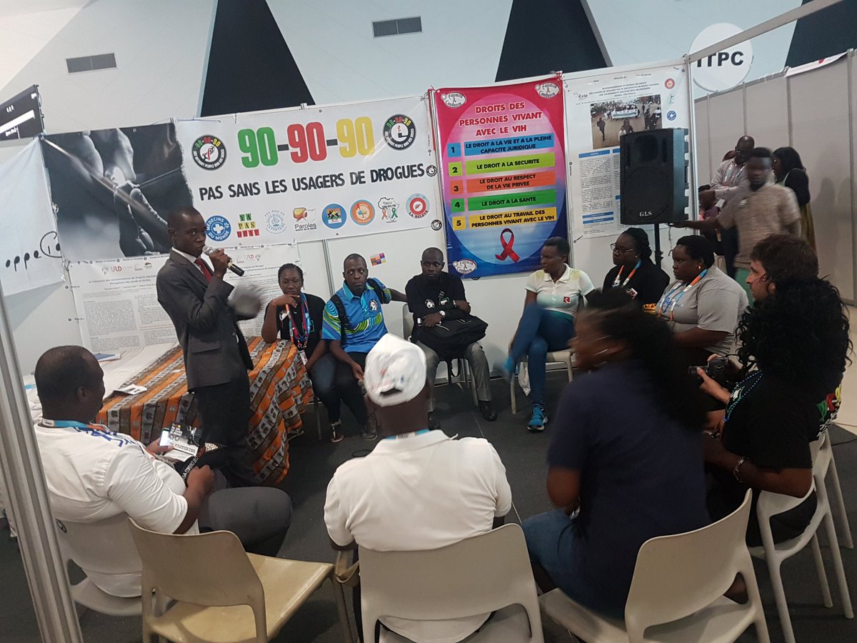 unicovih's tweet photo. Partage d'expérience  dans la prise en compte des besoins spécifiques  des femmes ID et des populations clés .
#ICASA2017 @MdM_CotedIvoire https://t.co/Sl2LcPL8Jk