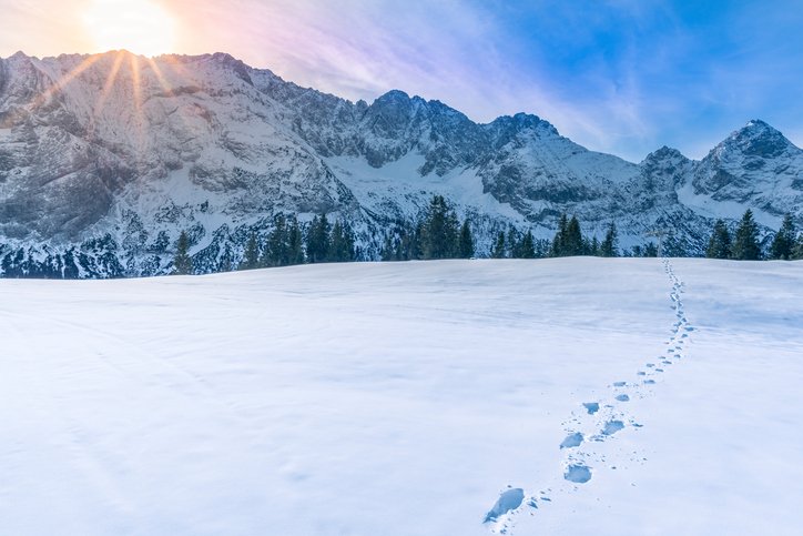 Spinninglobe's tweet photo. “The journey of a thousand miles begins with a single step.” - Lao Tzu. Start your next journey on Spinning Globe https://t.co/32ZNjylgbh  #searchlessseemore #travelideas #ThursdayThoughts https://t.co/bsFCETu1ol