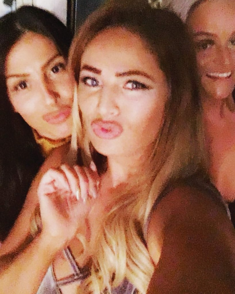 Stephanie louise (@stephanielou87) on Twitter photo Client selfie 🤳🏽😍 flaunting her LAWEAVE®️ hair is 120g 18” ombré from <a href="/hair_planet/">HairPlanet Hair Extensions Ltd</a> #beautifullocks #haircare #hairextensions #hairenvy #haironpoint #authorisedtechnician #flawlesshair Client selfie 🤳🏽😍 flaunting her LAWEAVE®️ hair is 120g 18” ombré from <a href="/hair_planet/">HairPlanet Hair Extensions Ltd</a> #beautifullocks #haircare #hairextensions #hairenvy #haironpoint #authorisedtechnician #flawlesshair