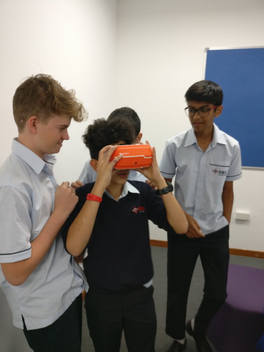 mrdtalbert2's tweet photo. @DBSJumeirahPark students previewing the new VR kit in preparation for the new term. @DBSJPInnovation @Taaleem #dbsjpinnovation https://t.co/VgvWSukTsT