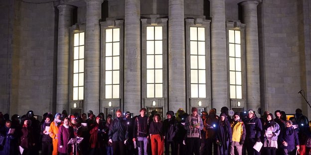 Können wir als Kulturarbeiter_innen gegen #Gentrifzierung  streiken? Veranstaltung der Sektion Kultur und Medien am 16. 12. 2017  um 20 Uhr im Berliner FAU-Lokal. Kommt vorbei und diskutiert mit! <a href="/vb_6112/">B6112</a> 
berlin.fau.org/termine/kultur…