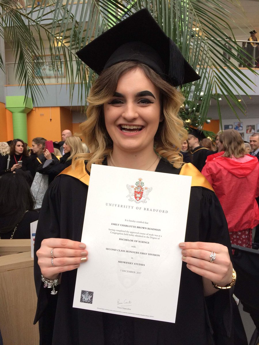Chickagleek's tweet photo. Had the best morning celebrating all my hard work! Couldnβt have done it without my family and these girls. Now for afternoon tea! π©πΌβππππ₯π #TeamBradford #GraduationDay2017 https://t.co/ApkWnTlf9U