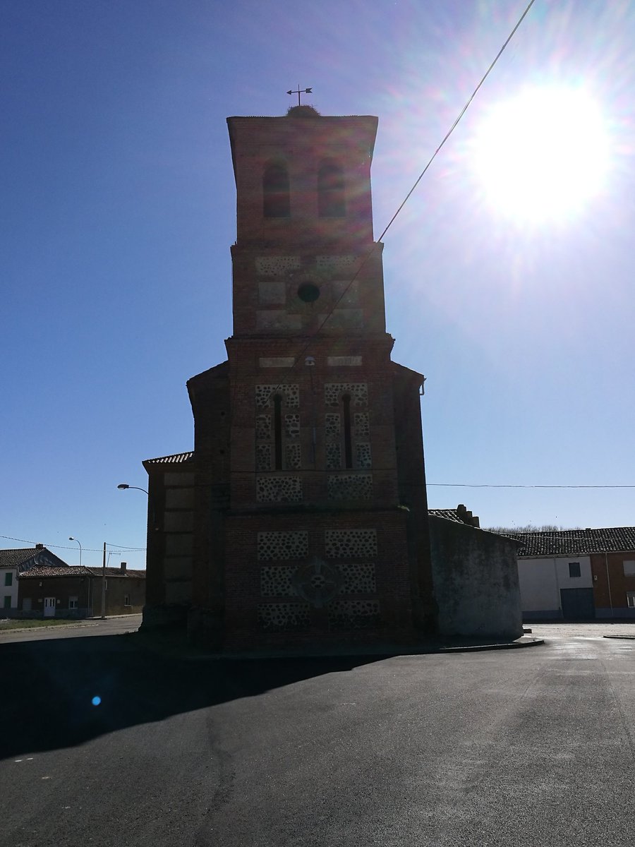 campanariospain's tweet photo. Iglesia Parroquial de la Santísima Inmaculada Concepción de San Román de los Oteros-Ayuntamiento de Gusendos de los Oteros #leonesp https://t.co/zCXkG8Gt9z