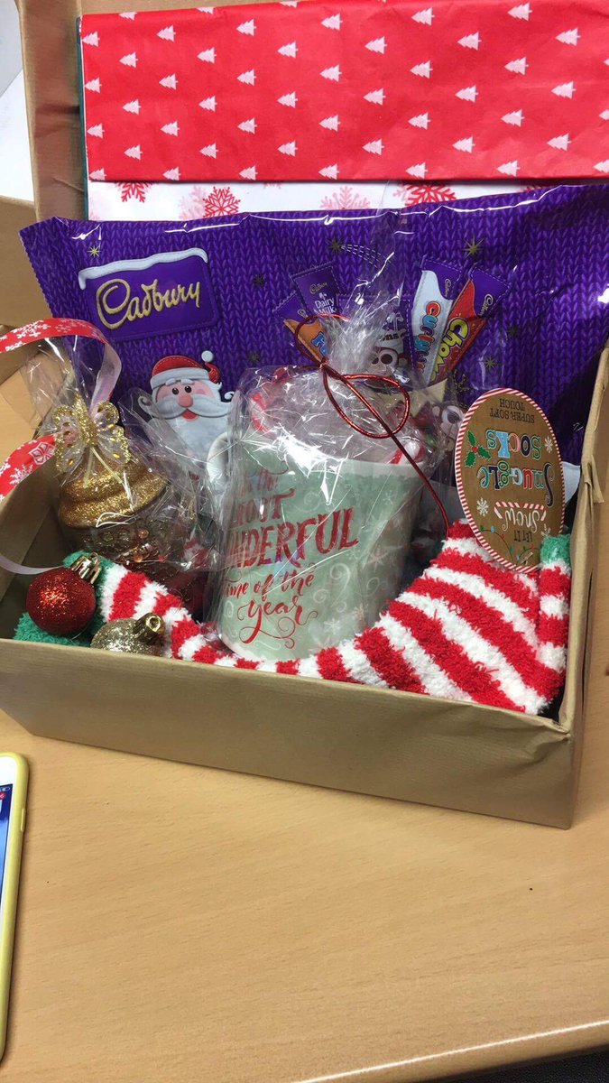 OutsidetheBoxye's tweet photo. Some photos from our day at the @YE_Scotland Trade fair. Selling our pamper hamper and our festive Christmas box🎅🏻✨ https://t.co/g3HNbQD9l8