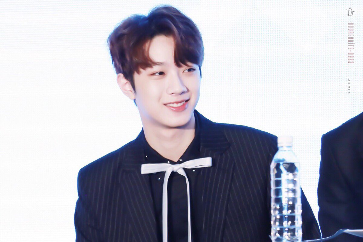 월병 소개성공후 기뻐 ^o^

#라이관린 #LaiKuanLin #워너원