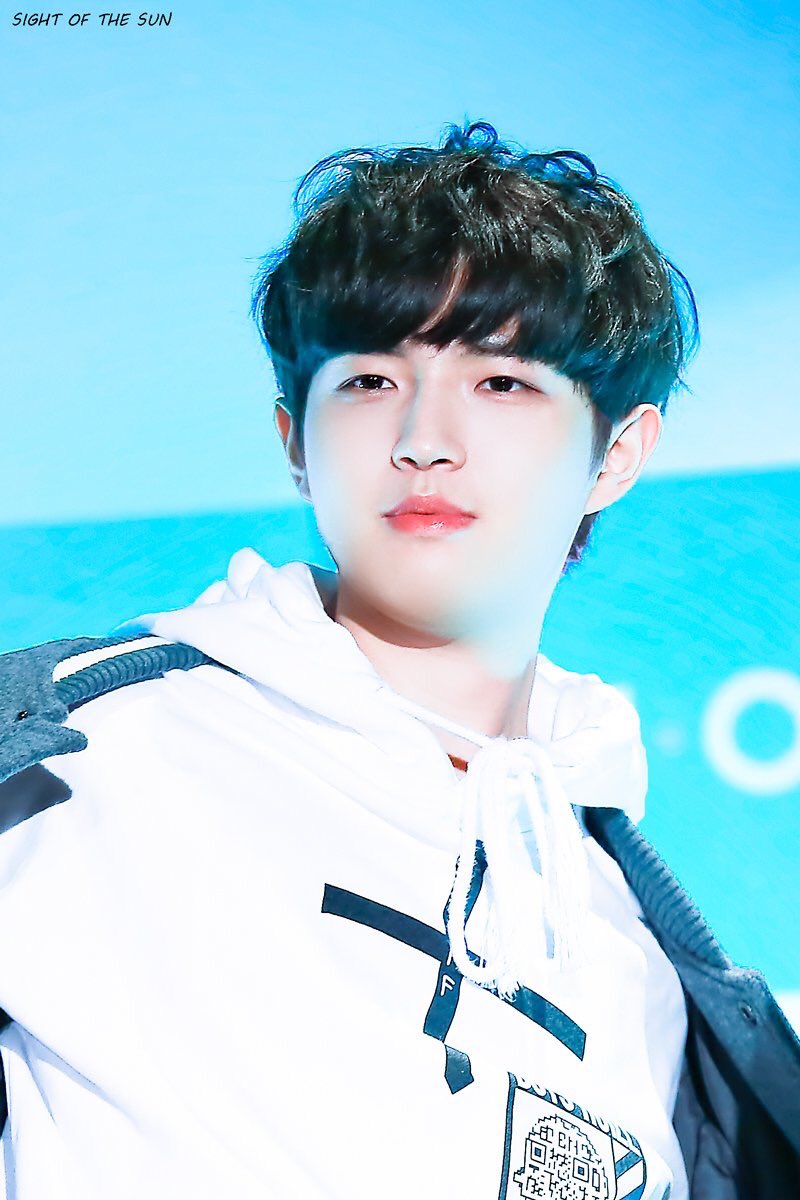 supermandoooo's tweet photo. 재환... 오늘 멋있는고야ㅠㅠ 악스홀 수작 얘기하는것도 멋있구 축구얘기 신나는것도 멋있구😭 https://t.co/0RXFoSv7L0