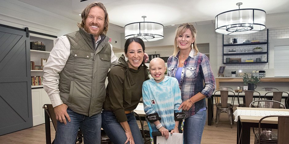 [VIDEO] Watch <a href="/chipgaines/">Chip Gaines</a> &amp; <a href="/joannagaines/">Joanna Gaines</a> give <a href="/StJude/">St. Jude</a> Target House families a first look at their remodeled dining room tgt.biz/qah67
