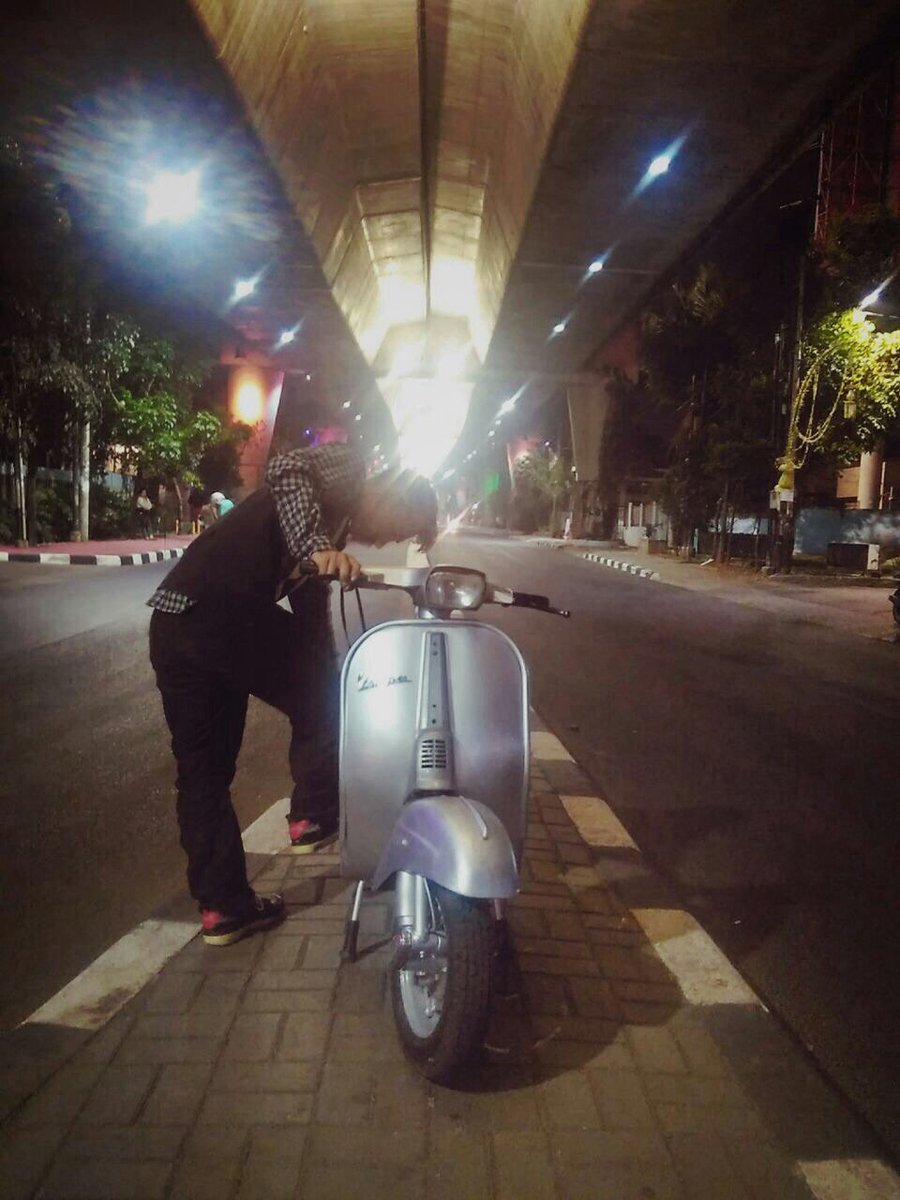 Barjoey's tweet photo. Ada apa dengan malam Jumat https://t.co/4xCQoZD2R2