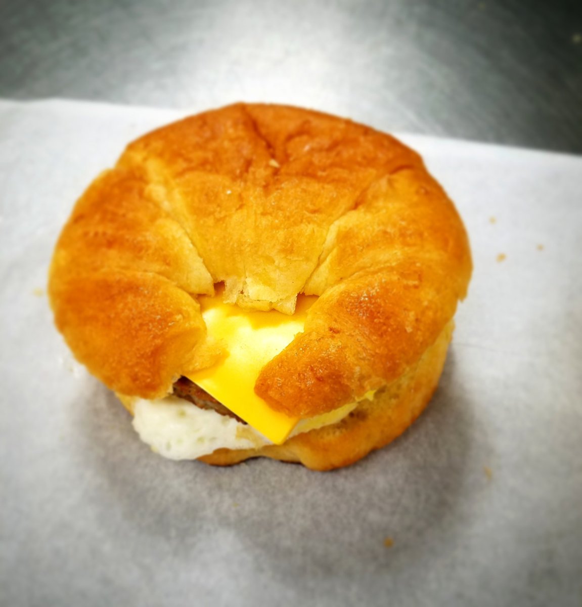 MNSDFood's tweet photo. Join us for breakfast in the Warrior Way Cafe!
Our breakfast sandwiches go fast, so hurry down! (Located in the MHS cafeteria)

#wwc #breakfast #warriorwaycafe #Taher #food4life https://t.co/EpUqR5aTnf