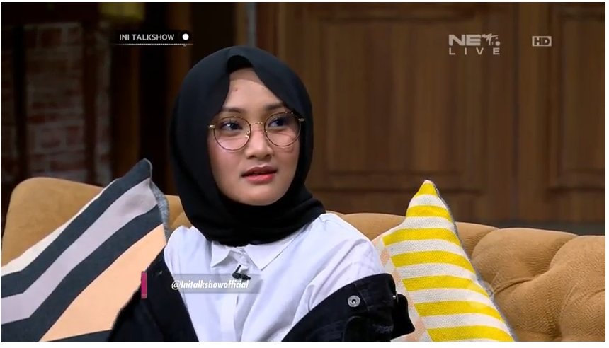 Asyiknya <a href="/FatinSL/">Fatin Shidqia Lubis</a> 😍ngobrol bareng host dan Christina di #IniTalkshowFatin_NET 😍 sayang ada gangguan signal😬@AufahA @waff_al <a href="/FatinisticYusni/">Yusni</a> <a href="/matSL_/">matSL</a> <a href="/PentinSL/">Pentin </a> <a href="/SubonoAW/">Subono Andi Wibowo</a> <a href="/jumidina/">my fayo 4ever</a> <a href="/AlyaDavinci/">𝐒𝐮𝐥𝐢𝐰𝐚ᯓ★🌌</a> <a href="/Lyanie16/">Lyanie</a> @MiraFatinistic <a href="/mi_umik/">Umi kalsum</a> <a href="/aliya_er172/">rohmatul aliya</a> <a href="/Yunipati4/">Yunipati</a> <a href="/About_Fatin/">About FatinSL</a> <a href="/m_abichafas/">M.abichafas</a>