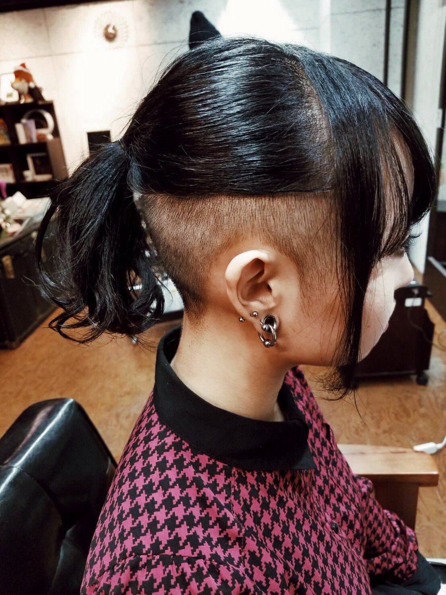 阿部 アトリエフォー フォロバします 派手髪 札幌 スプラ あべりん 12 鈴木なっち Blnecessity28 頭半分になるの巻 ピアス アトリエフォー 札幌美容室 美容室札幌 派手髪 札幌派手髪 派手札幌 エンシェールズ カラーバター