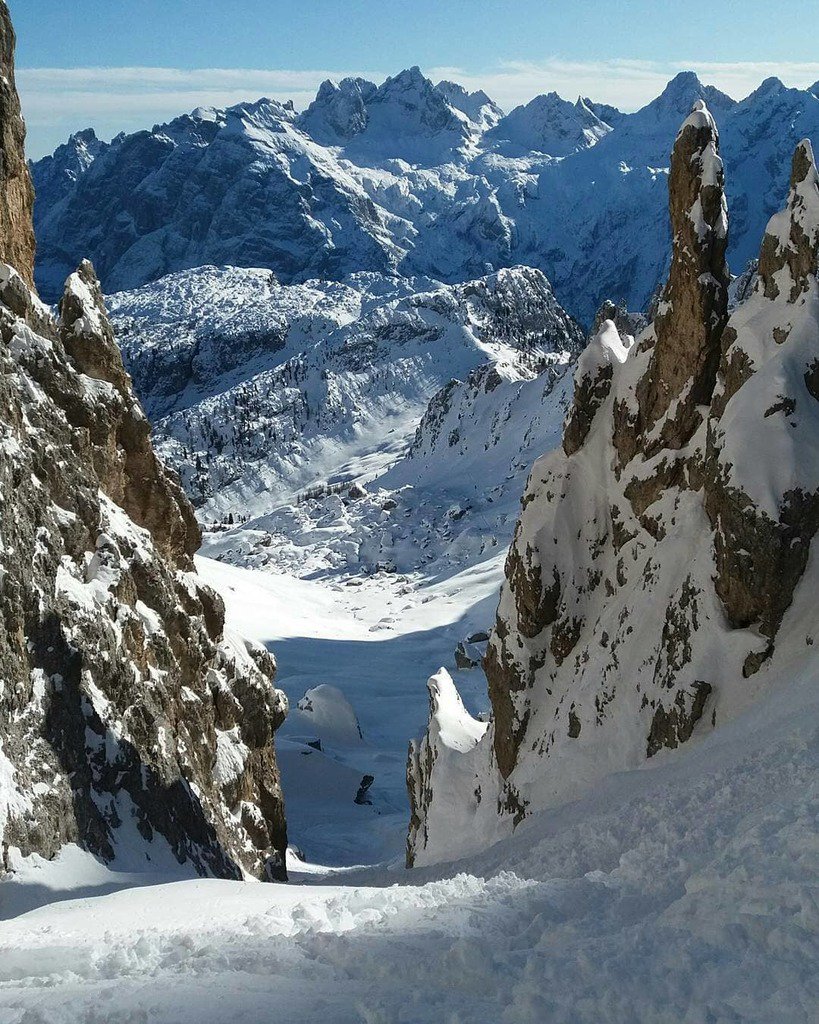 Foto di @marta_dal_pont che ci porta a spasso tra i Cadini di Misurina, avvolti nella loro meravigliosa veste invernale! #igersbelluno #igersveneto ift.tt/2jrgv90