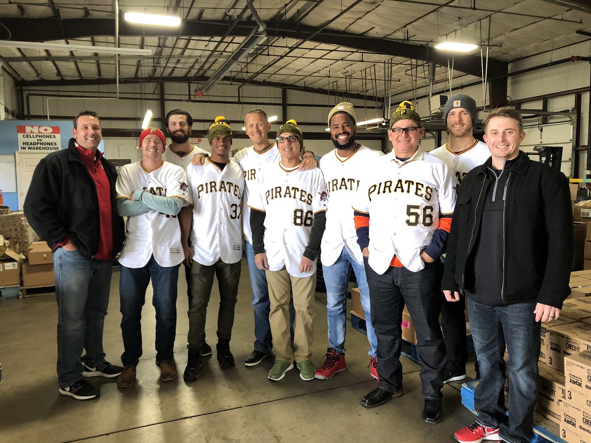 YSUBaseball's tweet photo. Thank you too the @Pirates and @butlerart for inviting us to be a part of an awesome day! We were able to help out the @SecondHarvestFB and all the great things they provide for the community #GuinsInService #yiaw #changeyourbest @CoachBertolini @YSUsports https://t.co/eCZSWjlSE1